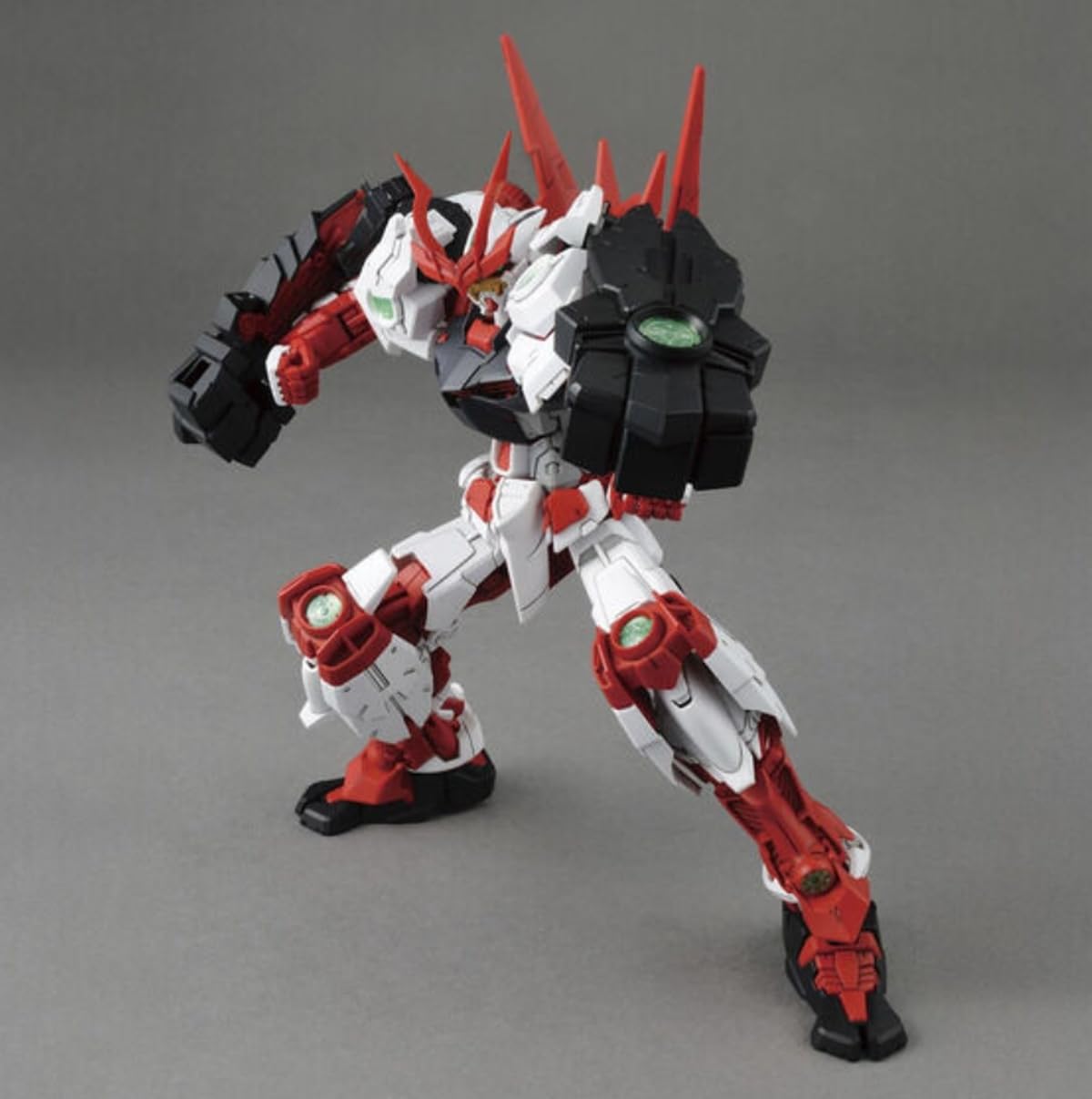 Sengoku Astray Gundam Build Fighters, Bandai MG 1/100 Model Kit