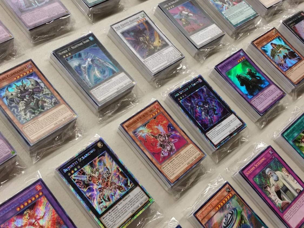 Mega Lot of 1000 Assorted Yugioh Cards by Konami
