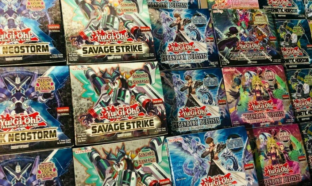 Mega Lot of 1000 Assorted Yugioh Cards by Konami