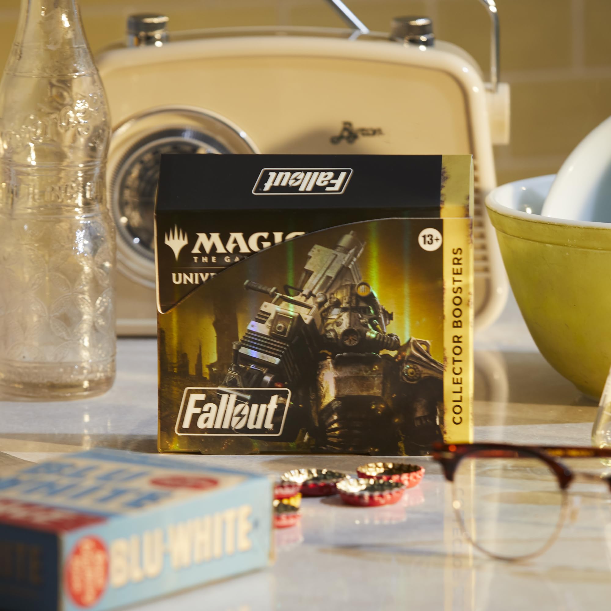 Magic: The Gathering - Fallout Collector Booster Box - 12 Packs (180 Cards)