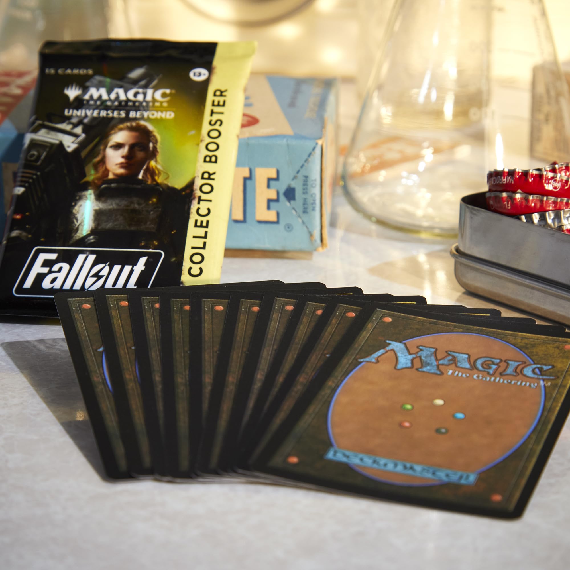 Magic: The Gathering - Fallout Collector Booster Box - 12 Packs (180 Cards)